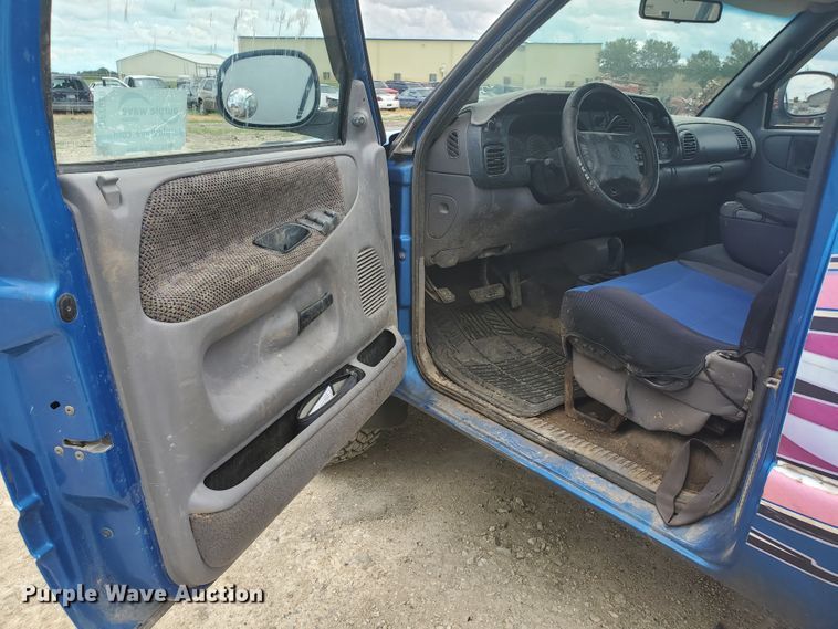 image for item DF7529 1998 Dodge Ram 1500  pickup truck