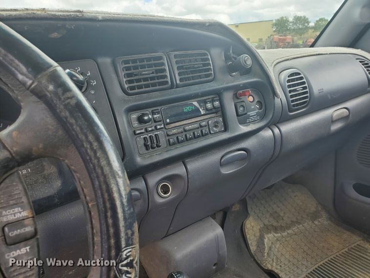 image for item DF7529 1998 Dodge Ram 1500  pickup truck