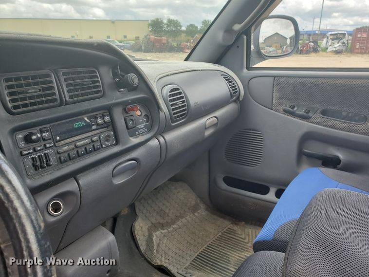 image for item DF7529 1998 Dodge Ram 1500  pickup truck