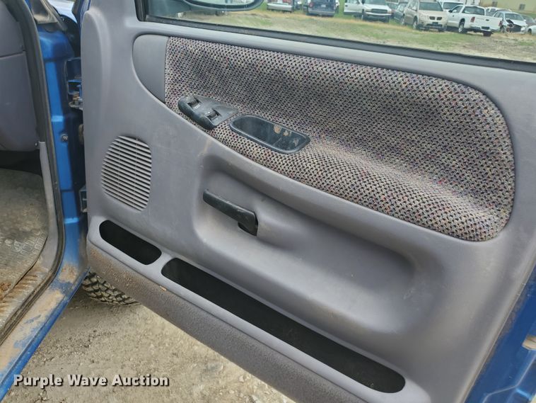 image for item DF7529 1998 Dodge Ram 1500  pickup truck