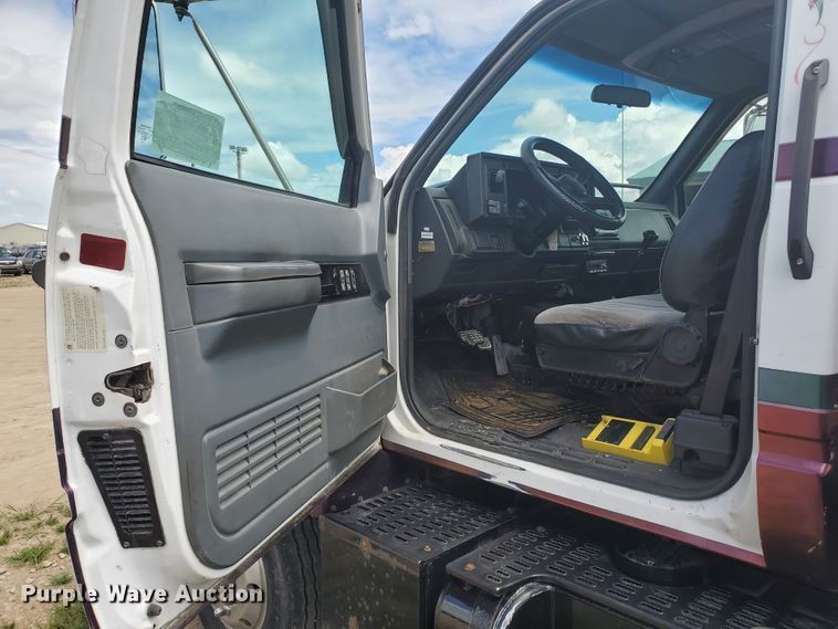 image for item DF7530 1998 Chevrolet C6500  rollback truck