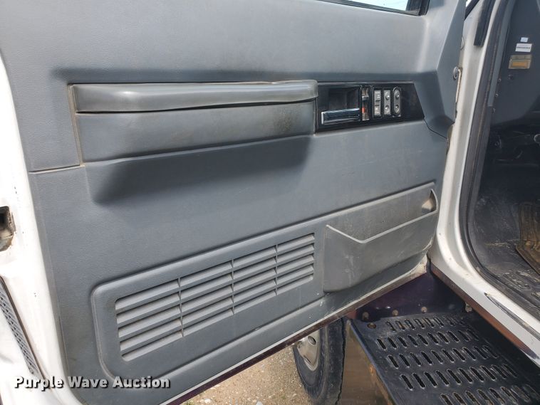 image for item DF7530 1998 Chevrolet C6500  rollback truck