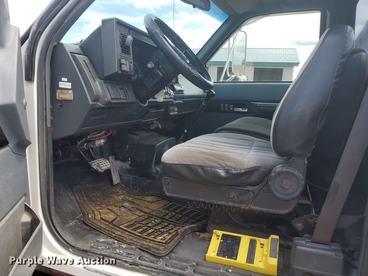 image for item DF7530 1998 Chevrolet C6500  rollback truck