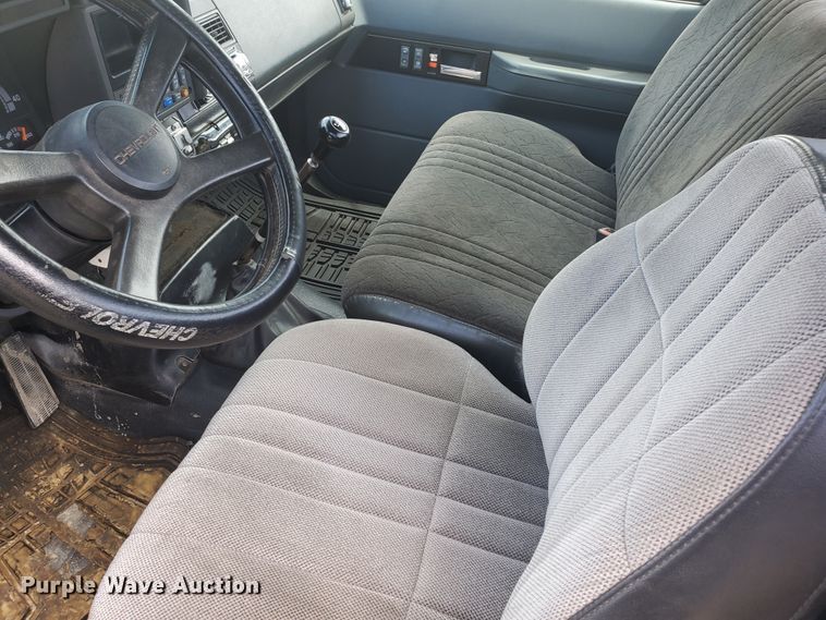 image for item DF7530 1998 Chevrolet C6500  rollback truck