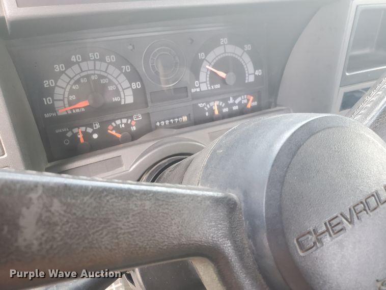 image for item DF7530 1998 Chevrolet C6500  rollback truck