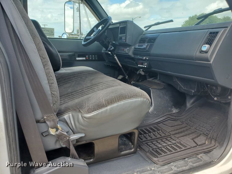 image for item DF7530 1998 Chevrolet C6500  rollback truck