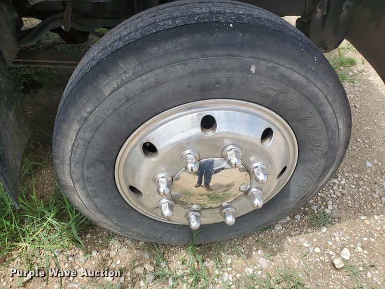 image for item DF7530 1998 Chevrolet C6500  rollback truck