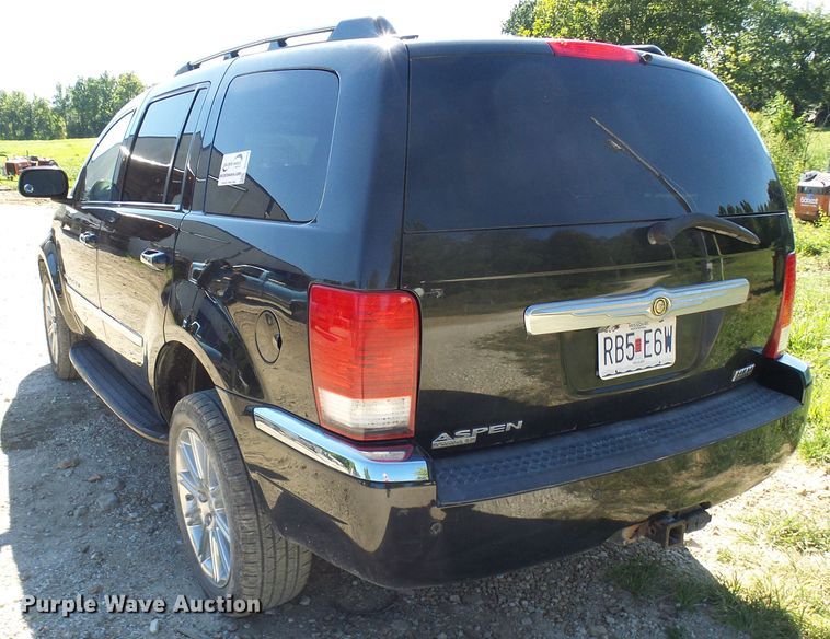 image for item DG2053 2008 Chrysler Aspen  SUV