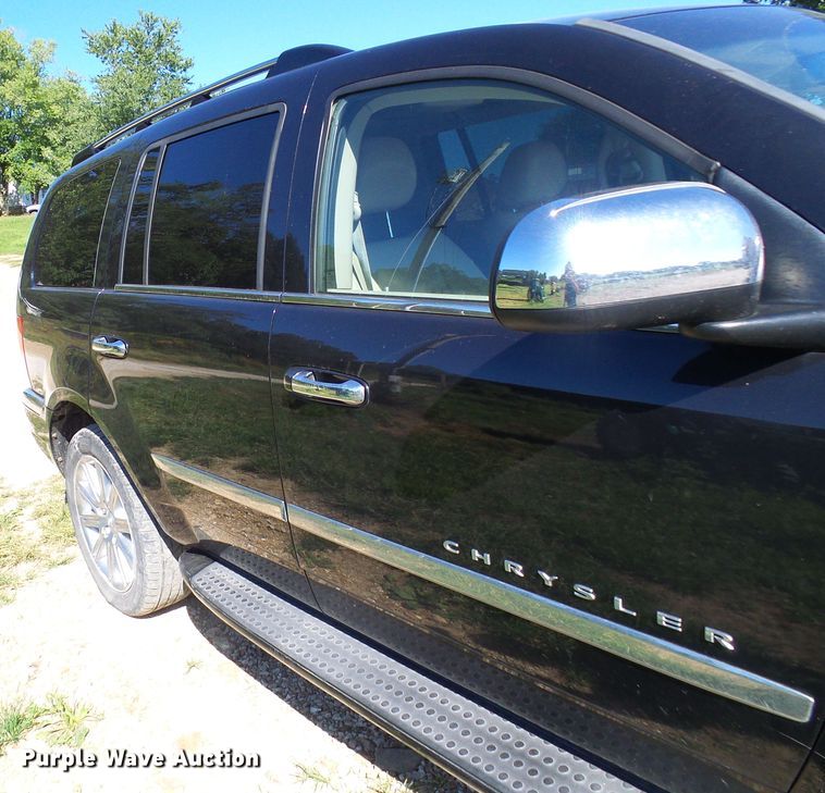 image for item DG2053 2008 Chrysler Aspen  SUV