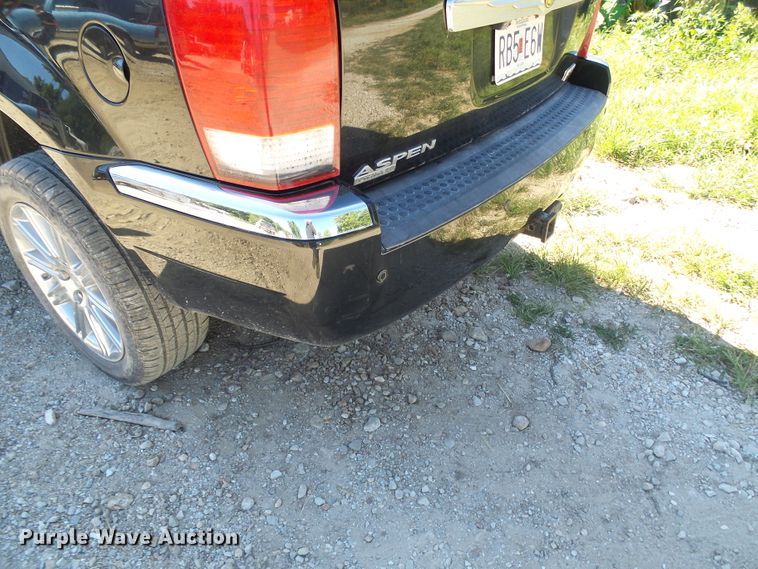image for item DG2053 2008 Chrysler Aspen  SUV