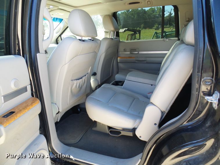 image for item DG2053 2008 Chrysler Aspen  SUV