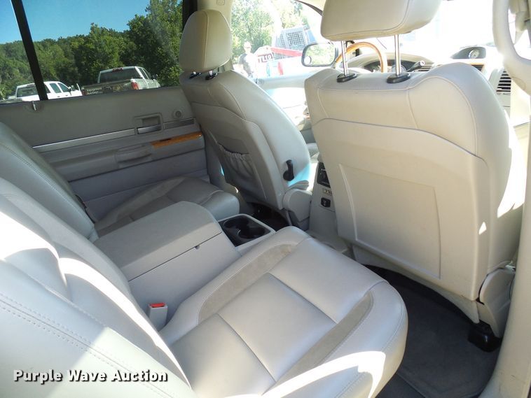 image for item DG2053 2008 Chrysler Aspen  SUV
