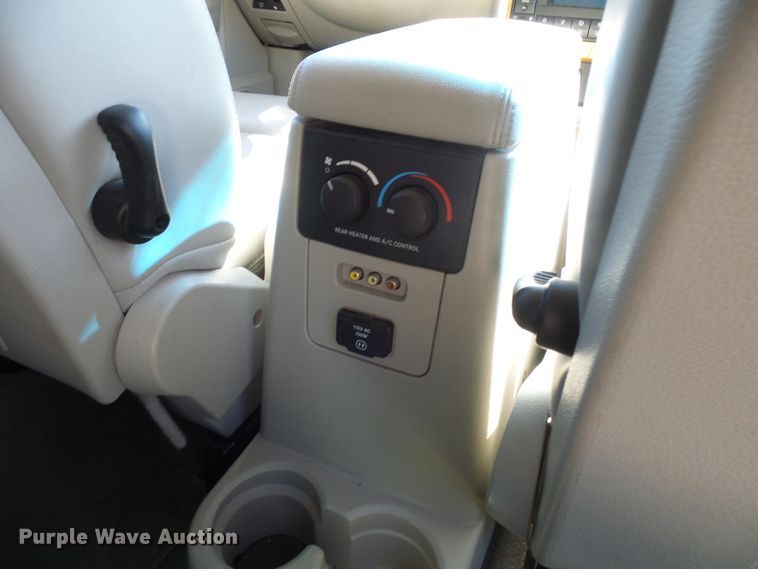 image for item DG2053 2008 Chrysler Aspen  SUV