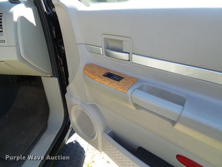 image for item DG2053 2008 Chrysler Aspen  SUV