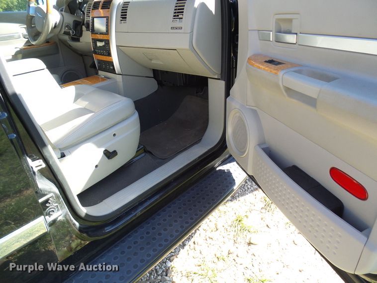 image for item DG2053 2008 Chrysler Aspen  SUV