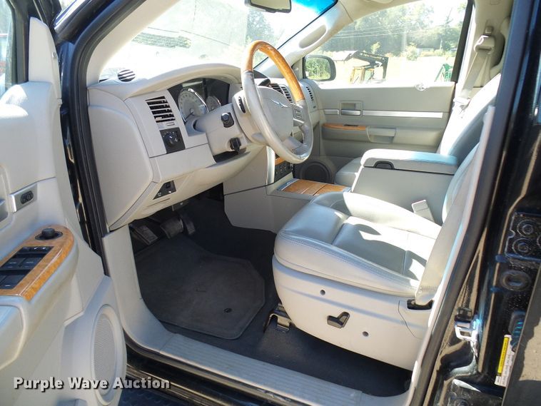 image for item DG2053 2008 Chrysler Aspen  SUV