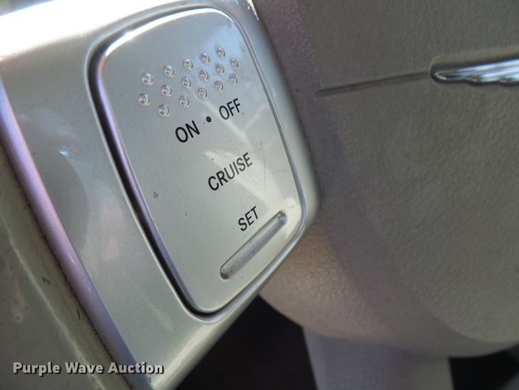 image for item DG2053 2008 Chrysler Aspen  SUV