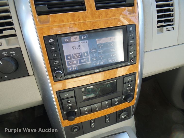 image for item DG2053 2008 Chrysler Aspen  SUV