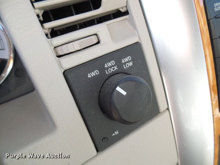 image for item DG2053 2008 Chrysler Aspen  SUV
