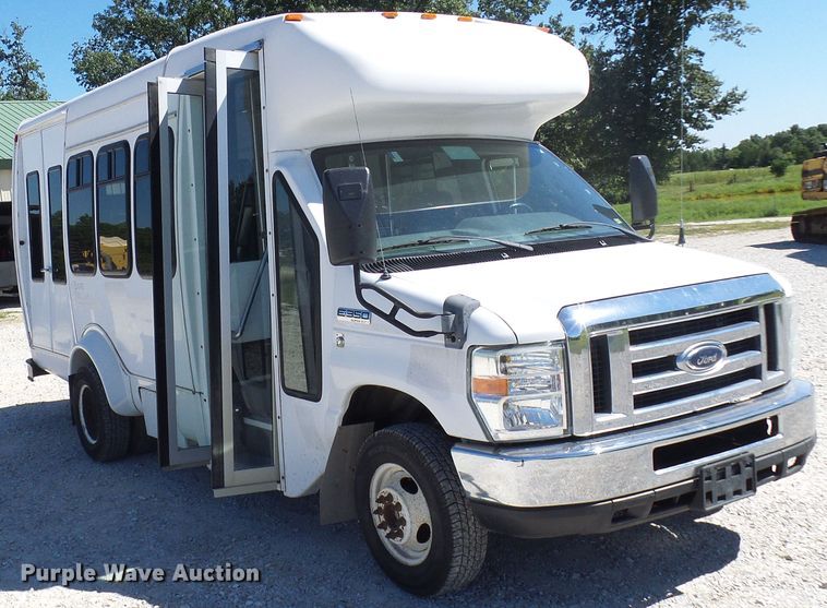 image for item DG2063 2009 Ford E350 Super Duty  shuttle bus