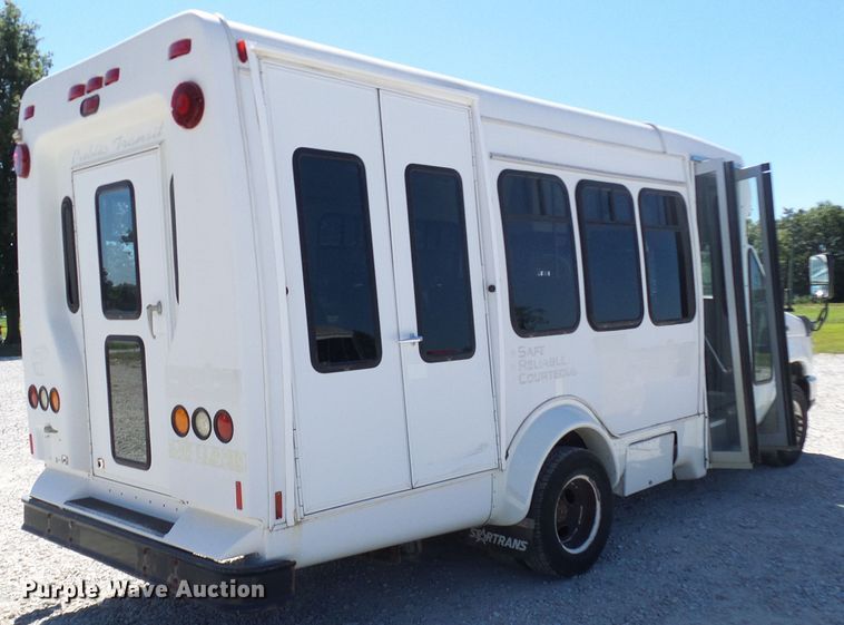 image for item DG2063 2009 Ford E350 Super Duty  shuttle bus
