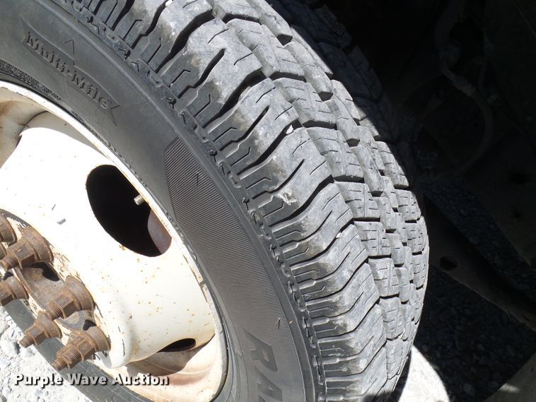 image for item DG2063 2009 Ford E350 Super Duty  shuttle bus