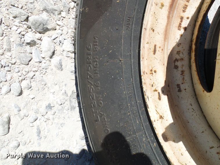 image for item DG2063 2009 Ford E350 Super Duty  shuttle bus