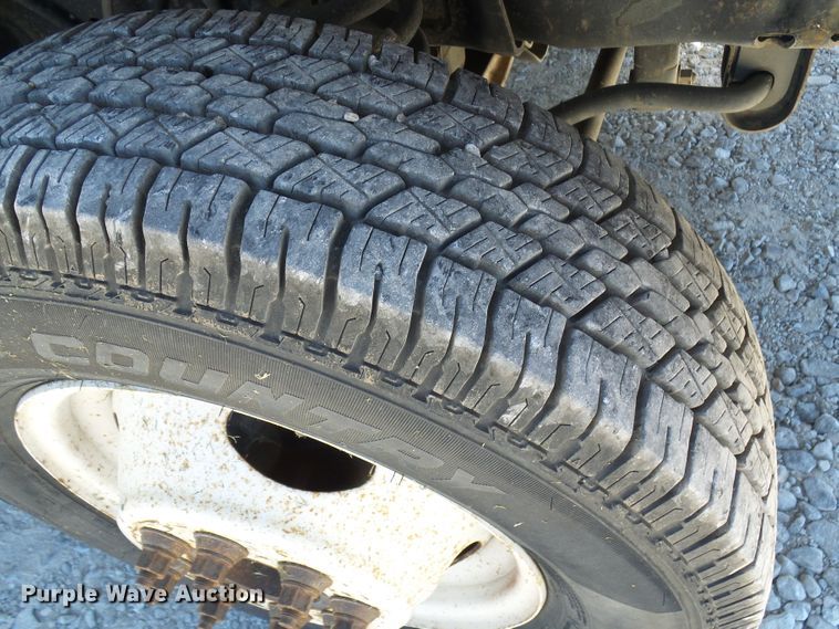 image for item DG2063 2009 Ford E350 Super Duty  shuttle bus