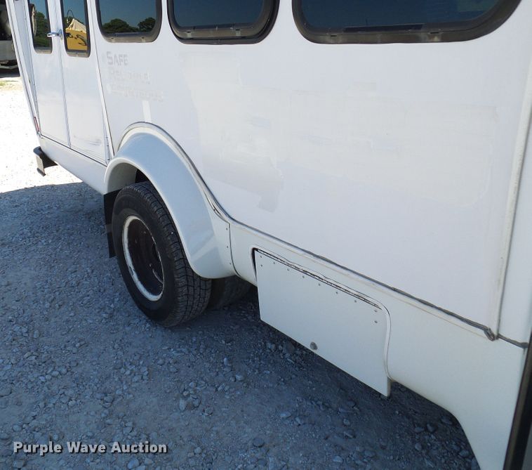 image for item DG2063 2009 Ford E350 Super Duty  shuttle bus