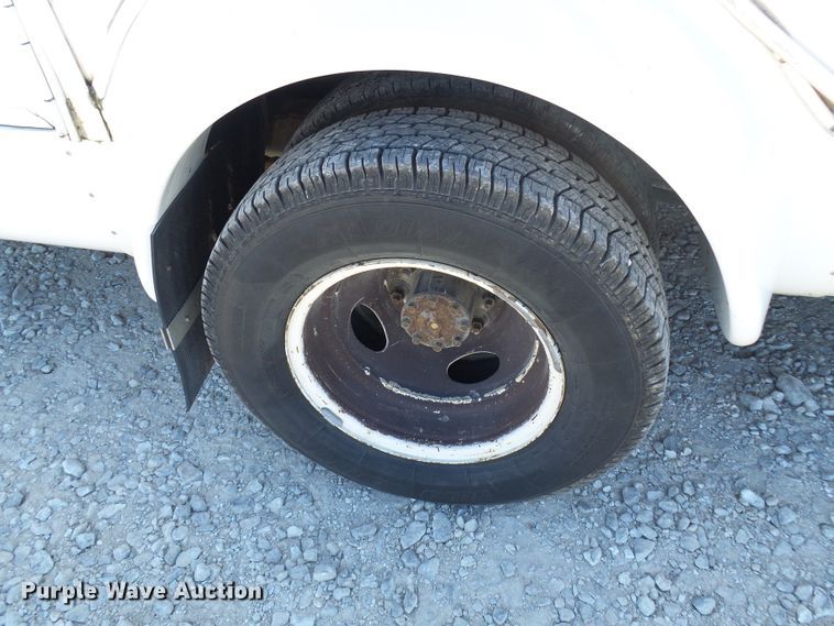 image for item DG2063 2009 Ford E350 Super Duty  shuttle bus