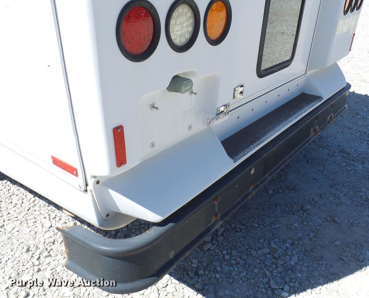 image for item DG2063 2009 Ford E350 Super Duty  shuttle bus