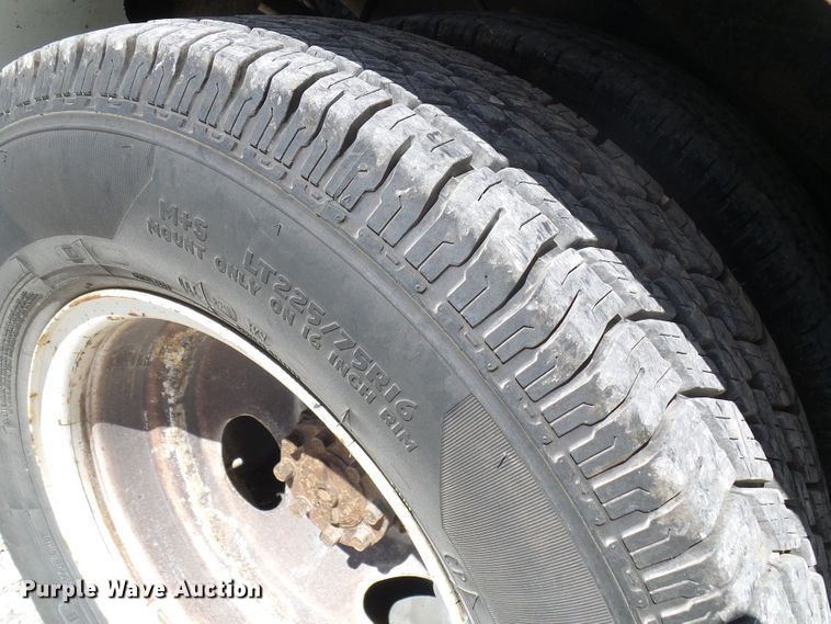 image for item DG2063 2009 Ford E350 Super Duty  shuttle bus