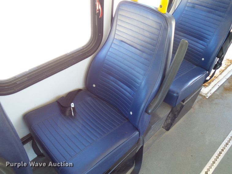 image for item DG2063 2009 Ford E350 Super Duty  shuttle bus