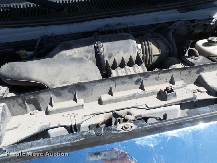 image for item DG2063 2009 Ford E350 Super Duty  shuttle bus