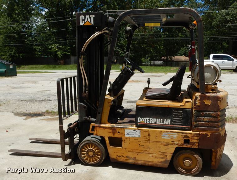 image for item DG6873 Caterpillar T50E  forklift