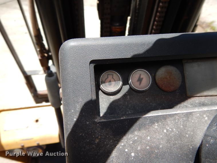 image for item DG6873 Caterpillar T50E  forklift