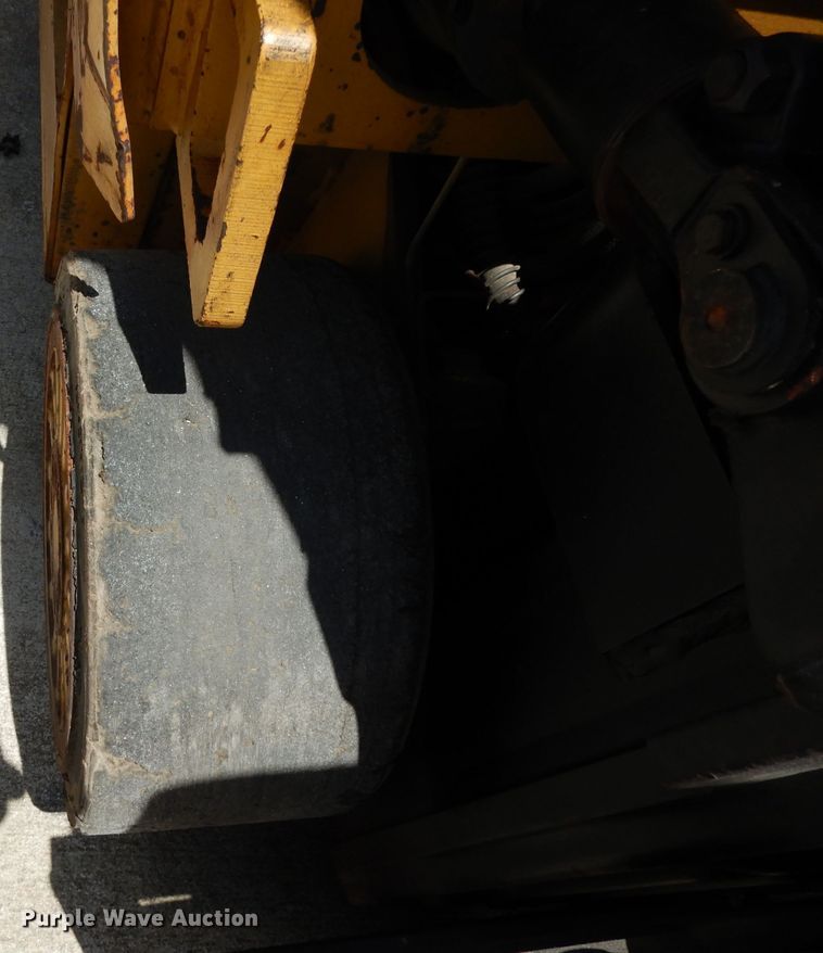 image for item DG6873 Caterpillar T50E  forklift