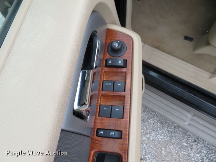 image for item DH1109 2010 Ford Expedition Eddie Bauer  SUV