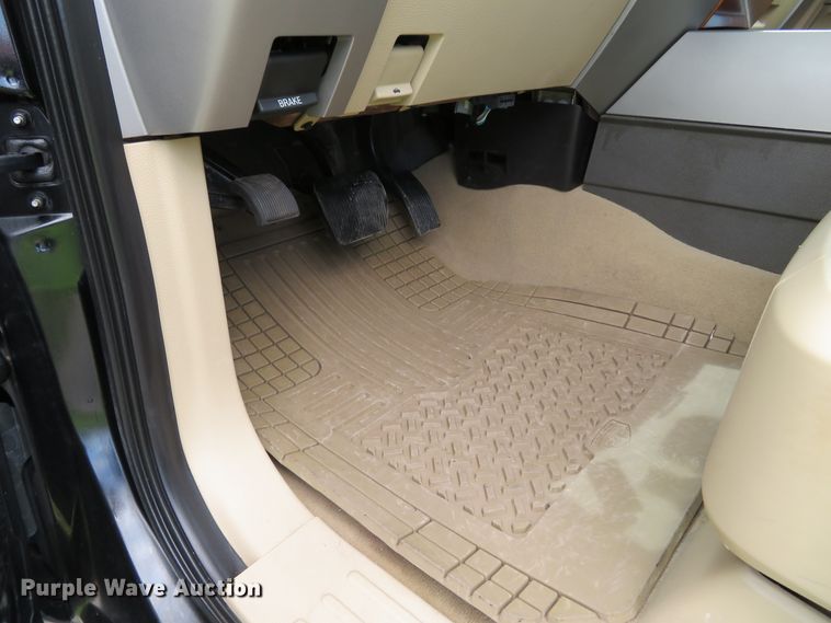 image for item DH1109 2010 Ford Expedition Eddie Bauer  SUV