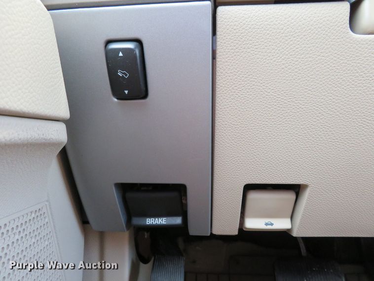 image for item DH1109 2010 Ford Expedition Eddie Bauer  SUV