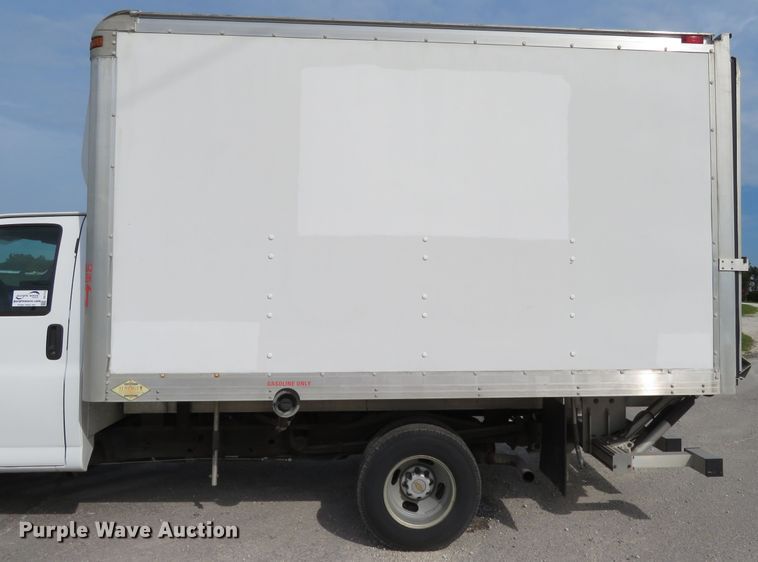 image for item DH1114 2010 Chevrolet Express G3500  box truck