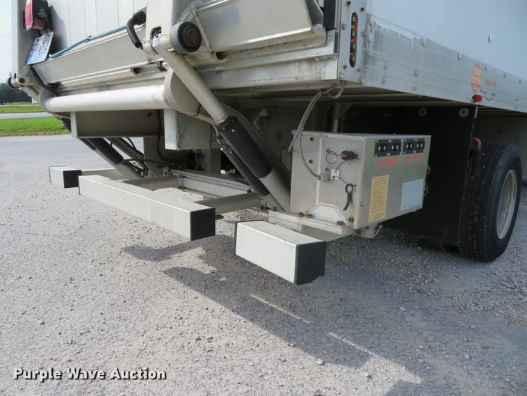 image for item DH1114 2010 Chevrolet Express G3500  box truck