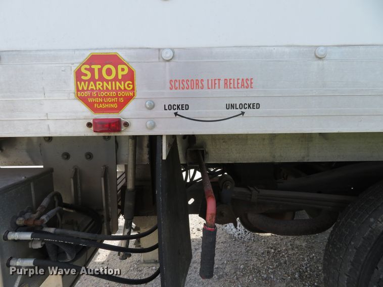 image for item DH1114 2010 Chevrolet Express G3500  box truck