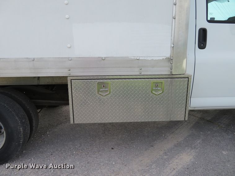 image for item DH1114 2010 Chevrolet Express G3500  box truck