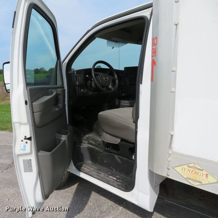 image for item DH1114 2010 Chevrolet Express G3500  box truck