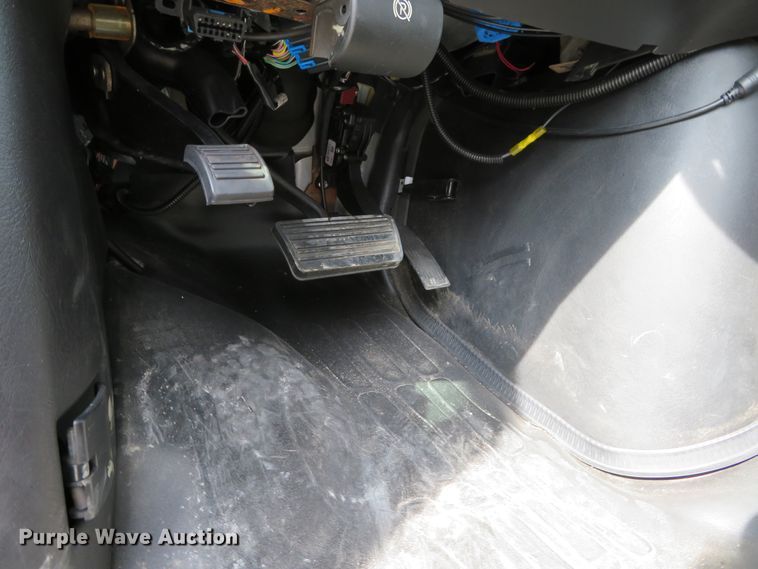 image for item DH1114 2010 Chevrolet Express G3500  box truck