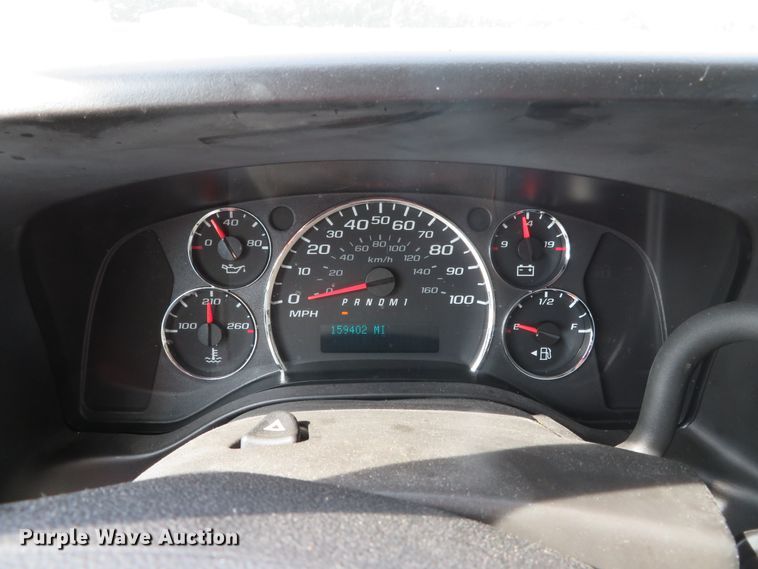 image for item DH1114 2010 Chevrolet Express G3500  box truck