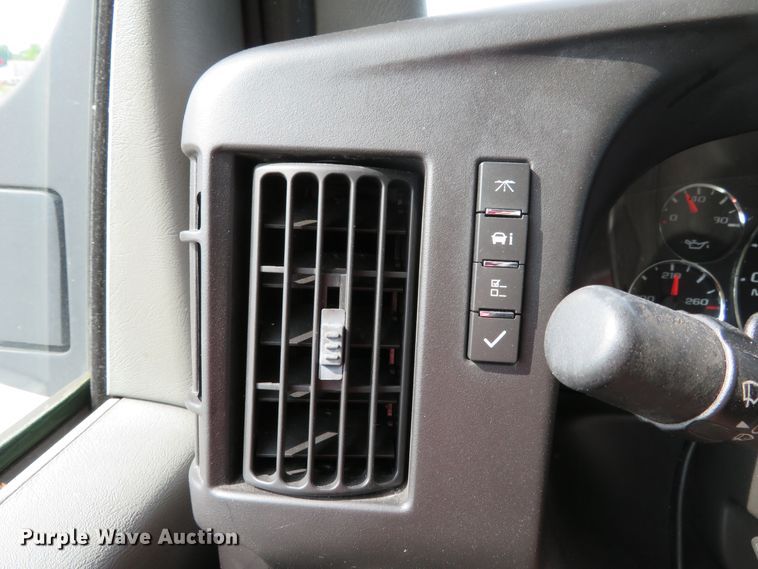 image for item DH1114 2010 Chevrolet Express G3500  box truck