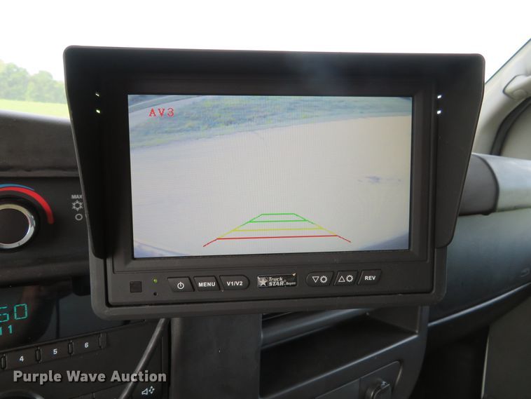 image for item DH1114 2010 Chevrolet Express G3500  box truck