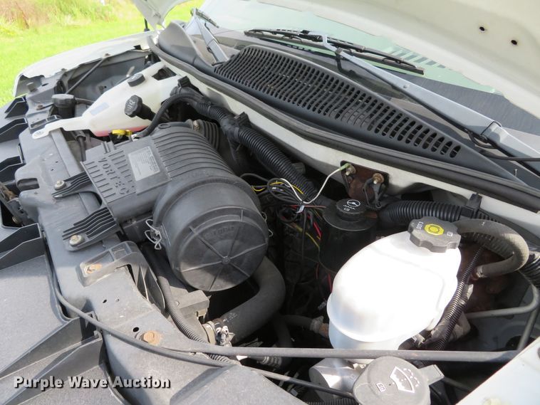 image for item DH1114 2010 Chevrolet Express G3500  box truck